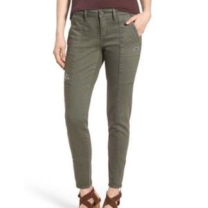 Treasure & Bond Distressed Zipper ankle